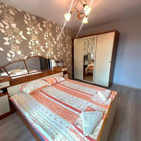 Lux Apartment Sisi Burgas Exteriör bild