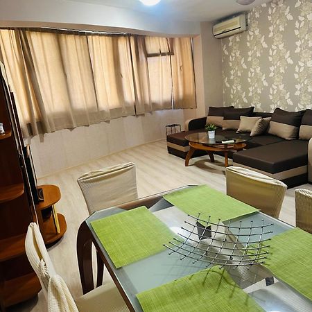 Lux Apartment Sisi Burgas Exteriör bild